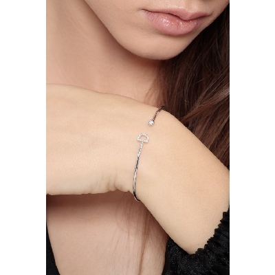 Bracelet rigide avec lettre  D en or blanc 18 carats et diamants 