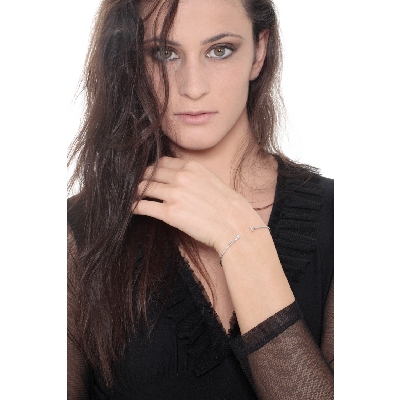 Bracelet rigide avec lettre  I en diamants et or blanc 750