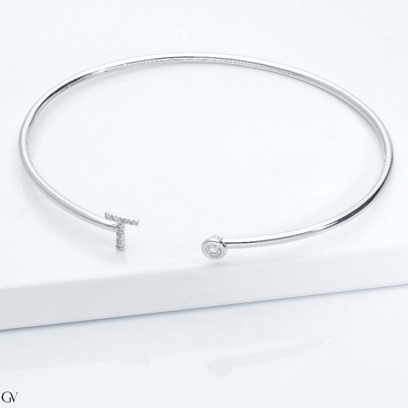 Bracelet rigide avec lettre  T en diamants et or blanc 750 Bracelet rigide avec lettre  T en diamants et or blanc 750