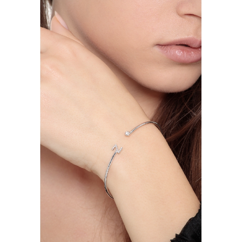Bracelet rigide en or blanc 18k avec lettre Z Bracelet rigide en or blanc 18k avec lettre Z
