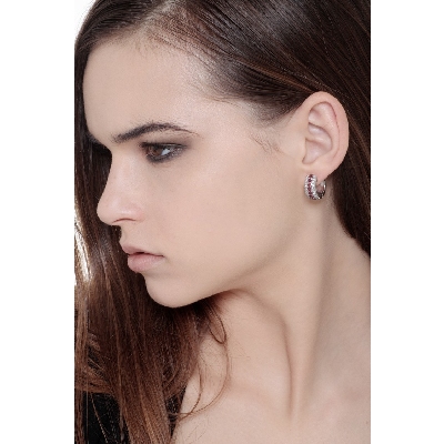 Boucles d’oreilles créoles en or blanc 18k avec rubis et diamants