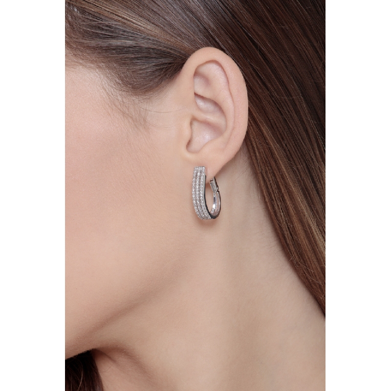Boucles d'oreilles ovales or blanc 18k avec triple rangée diamants Boucles d'oreilles ovales or blanc 18k avec triple rangée diamants