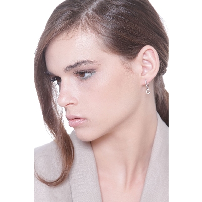 Mono boucle d'oreille en or blanc 18 carats, avec lettre G en diamants