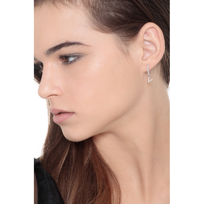 Mono boucle d oreille en or blanc 18 carats, avec la lettre V Mono boucle d oreille en or blanc 18 carats, avec la lettre V