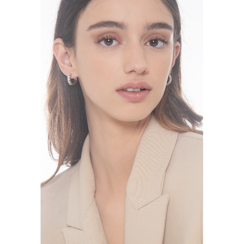 Créoles en or blanc 18k avec diamants Créoles en or blanc 18k avec diamants