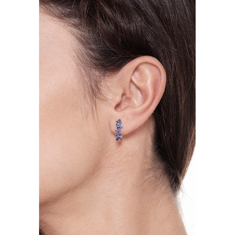 Créoles en or blanc 18k avec saphirs bleus