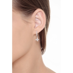 Boucles d’oreilles pendantes papillon en or blanc 18k avec diamants 2