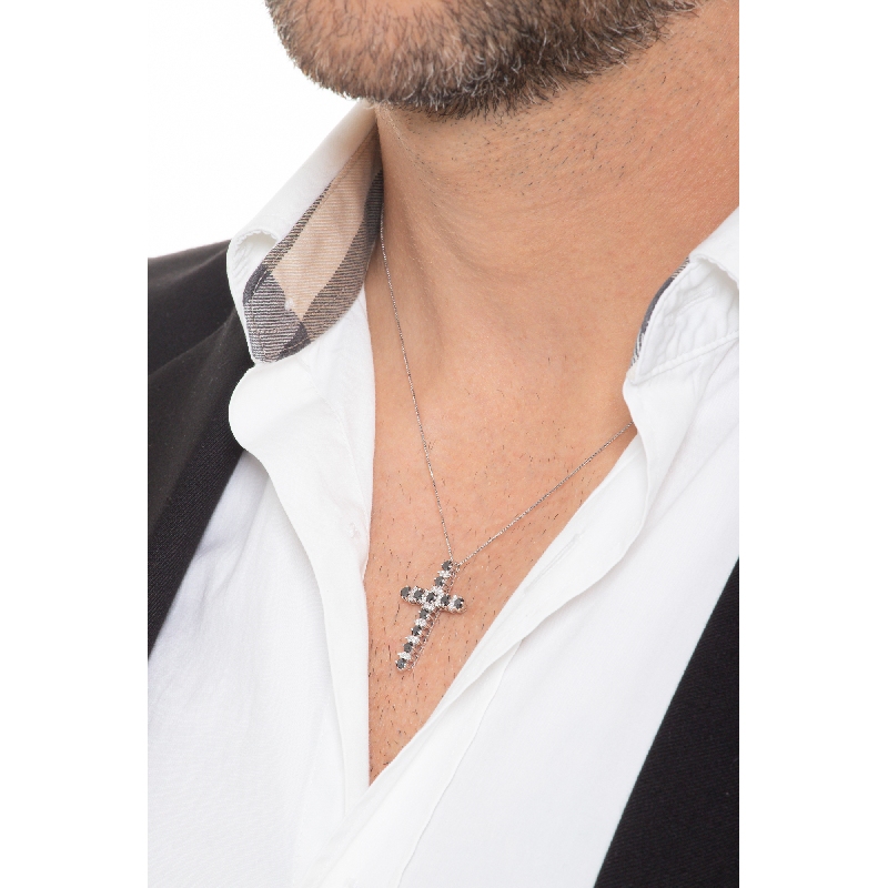 Collier pendentif croix or blanc 18k diamants noirs et blancs Collier pendentif croix or blanc 18k diamants noirs et blancs