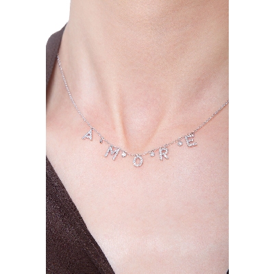Collier avec lettres AMORE en or blanc 750 et diamants