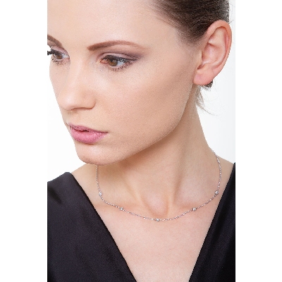 Collier en or blanc 18 carats avec diamants de 0,05 ct