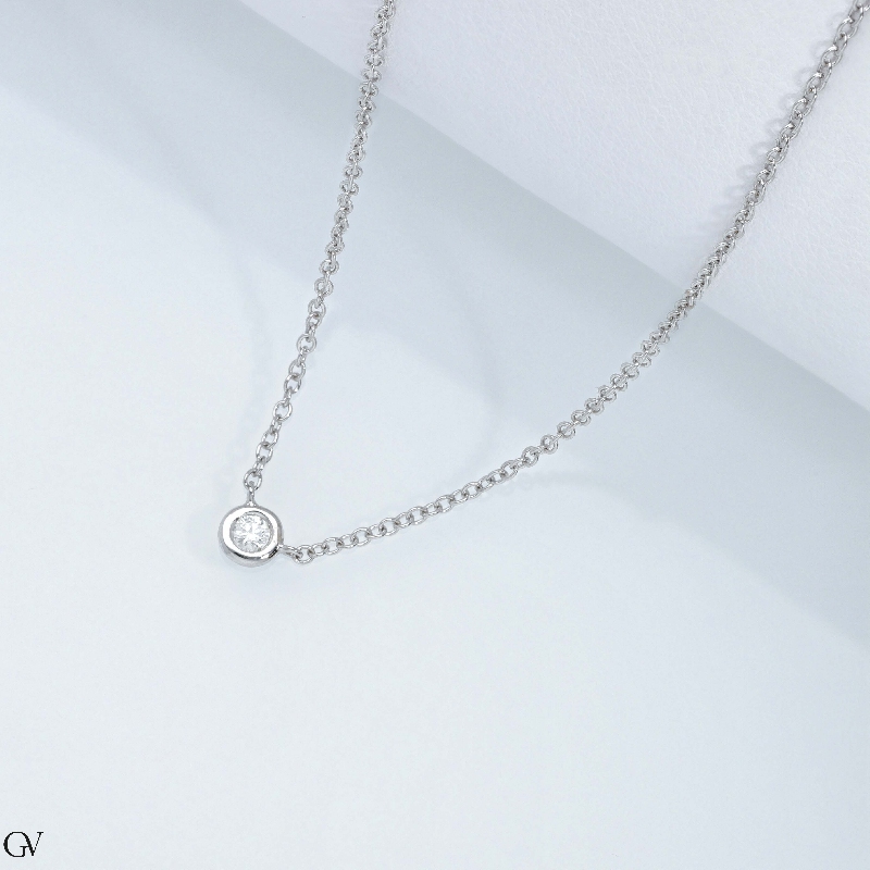 Collier en or blanc 18k avec brillant 0,05 ct Collier en or blanc 18k avec brillant 0,05 ct