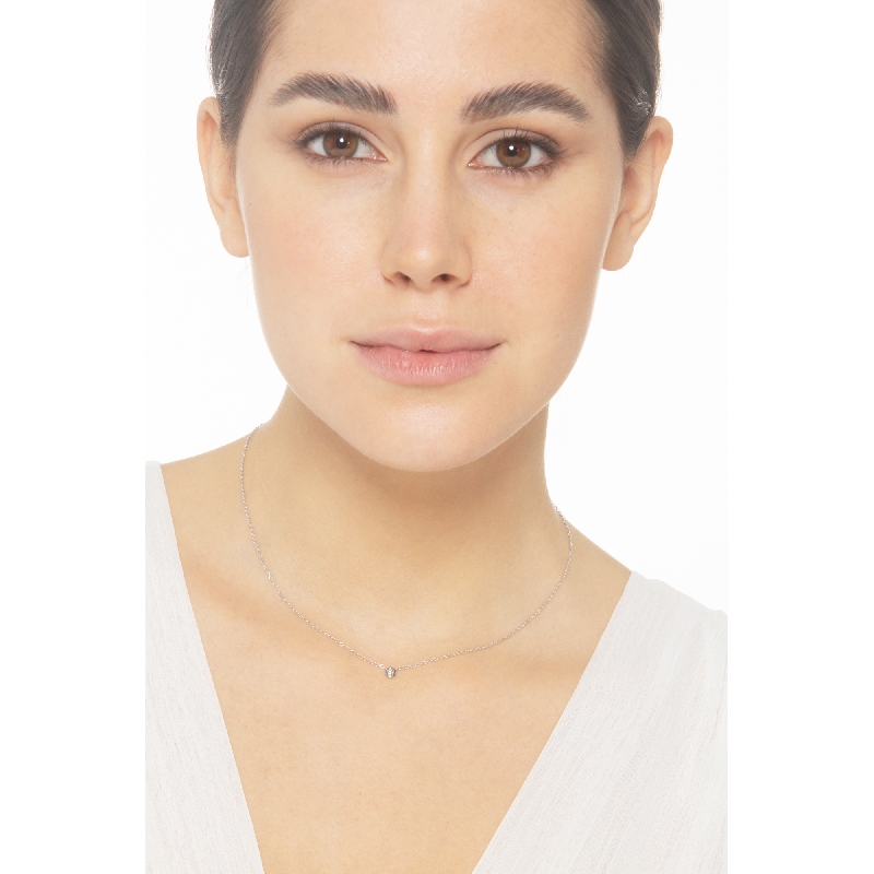 Collier en or blanc 18k avec brillant 0,05 ct Collier en or blanc 18k avec brillant 0,05 ct