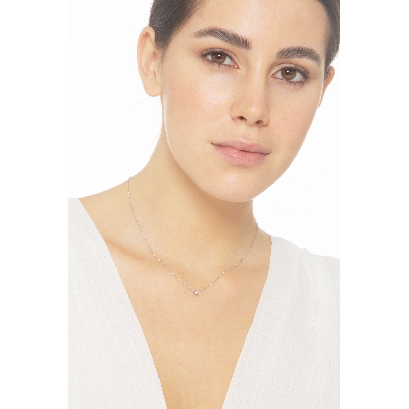 Collier en or blanc 18k avec brillant 0,10 ct Collier en or blanc 18k avec brillant 0,10 ct