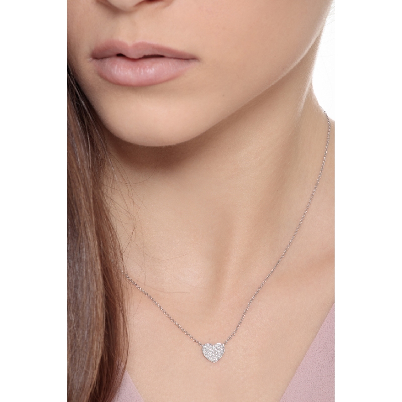 Collier en or blanc 18 carats avec pendentif cœur pavé de diamants Collier en or blanc 18 carats avec pendentif cœur pavé de diamants
