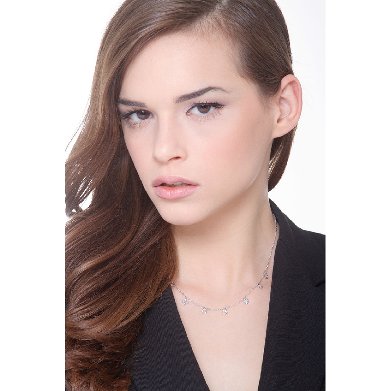 Collier diamants en or blanc 18k avec sept pendentifs fantaisie  Collier diamants en or blanc 18k avec sept pendentifs fantaisie