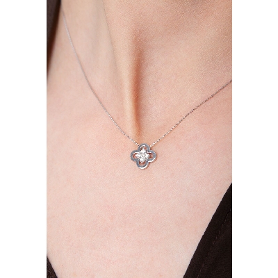 Collier Or Blanc 18k avec diamants et croix