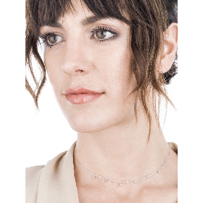 Collier avec diamants en or blanc 18 carats