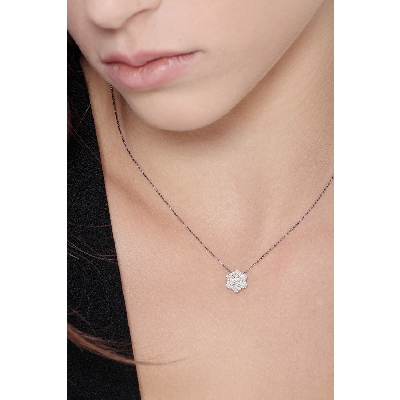 Collier fluer Or Blanc 18k avec pendentif halo et diamant