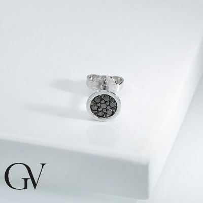 Mono boucle d'oreille en or blanc 18 carats en diamants noirs