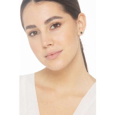 Mono boucle d'oreille en or blanc 18 carats en diamants noirs