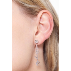 Mono boucle pendante en or blanc 18 carats avec le mot LOVE 2