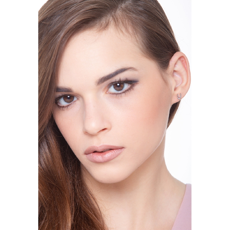 Boucle d'oreille personnalisée lettre U en diamants Boucle d'oreille personnalisée lettre U en diamants