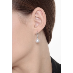 Boucles d’oreilles en or blanc 18k avec diamants et perles 2