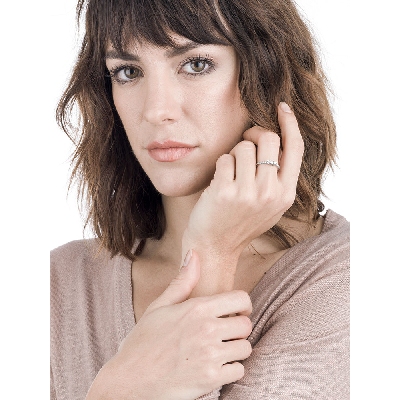 Bague en or blanc 18 carats sertie de trois diamants