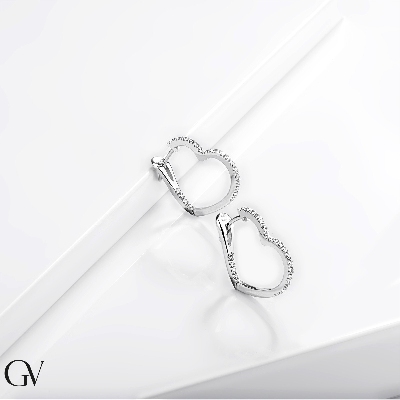 Boucles d'oreilles cœur en or blanc 18 carats avec diamants taille brillant 1.90 cm