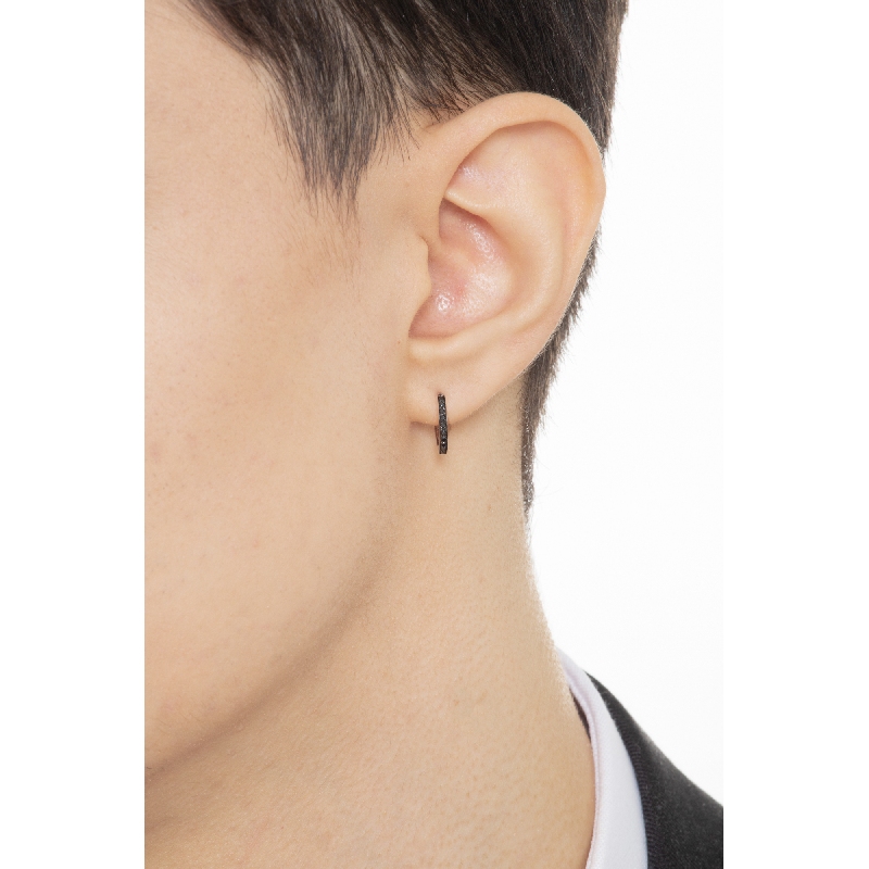 Créole mono en or blanc 750 avec diamants noirs Créole mono en or blanc 750 avec diamants noirs