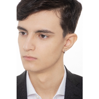 Créole unique avec diamants en or blanc 18 carats 