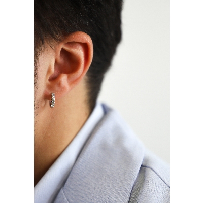 Créole mono en or blanc 18 carats avec des diamants