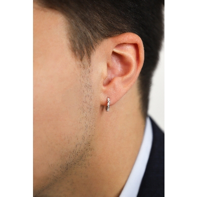 Créole unique en or blanc 18 carats avec des diamants blancs