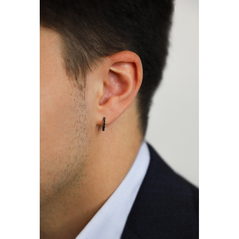 Créole mono homme en or blanc 18 carats avec diamants noirs Créole mono homme en or blanc 18 carats avec diamants noirs