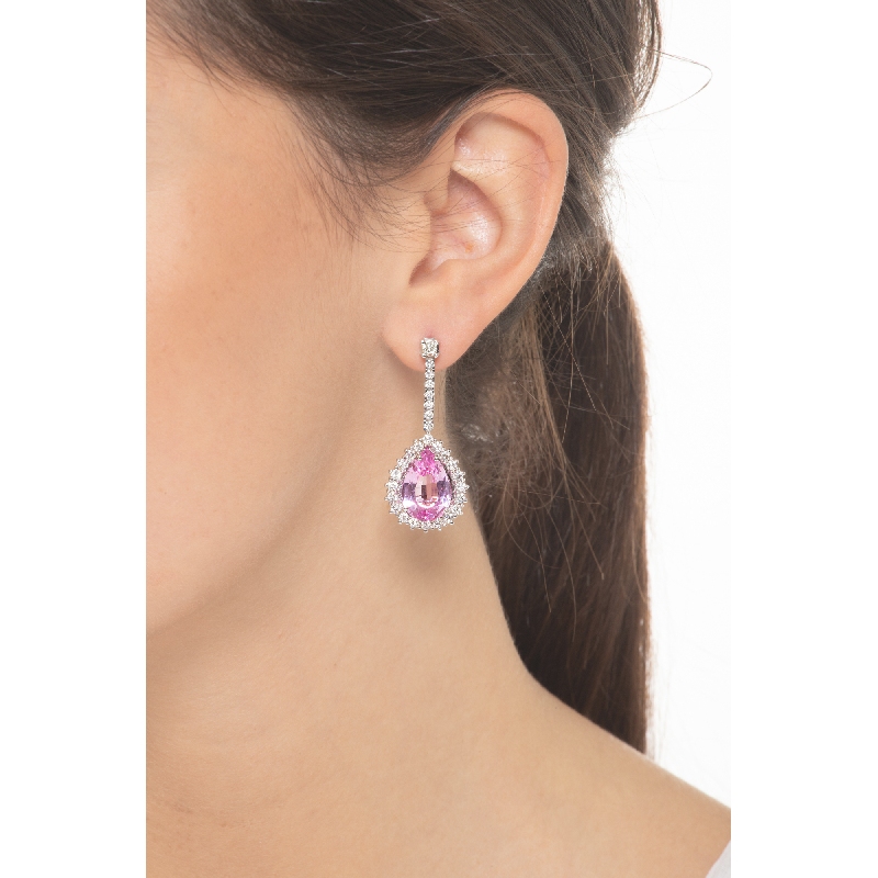 Boucles d’oreilles en or blanc 18k avec saphirs roses en forme de goutte d’environ 15x10 mm et diamants Boucles d’oreilles en or blanc 18k avec saphirs roses en forme de goutte d’environ 15x10 mm et diamants