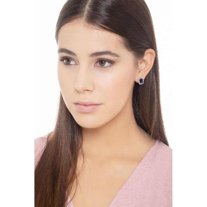 Boucles d'oreilles halo en or blanc 18k avec saphir bleu Boucles d'oreilles halo en or blanc 18k avec saphir bleu