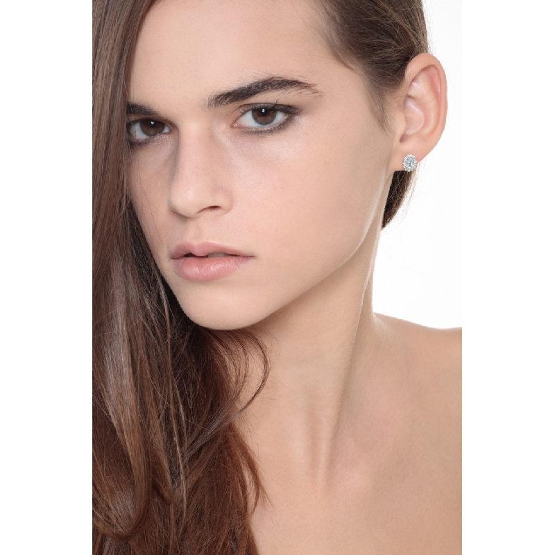 Boucles d'Oreilles en Or Blanc 18k avec AigueMarine Ovale et Diamants