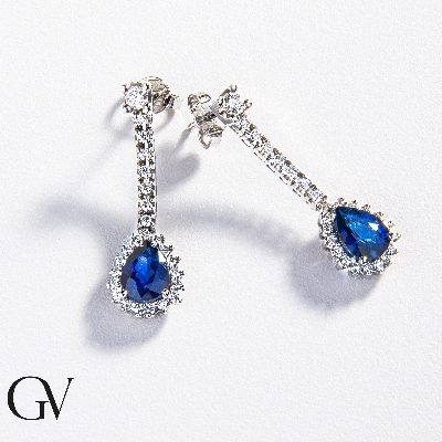 Boucles d’oreilles Or Blanc 18k avec saphirs bleus poire et diamants