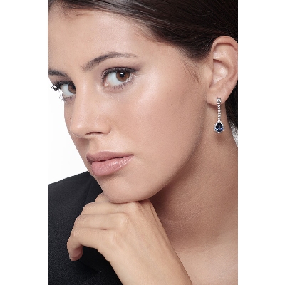 Boucles d’oreilles Or Blanc 18k avec saphirs bleus poire et diamants