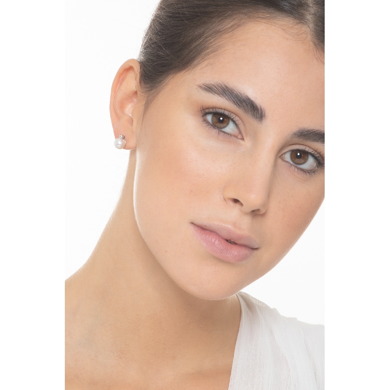 Boucles d’oreilles en or blanc 18k avec perles et diamants