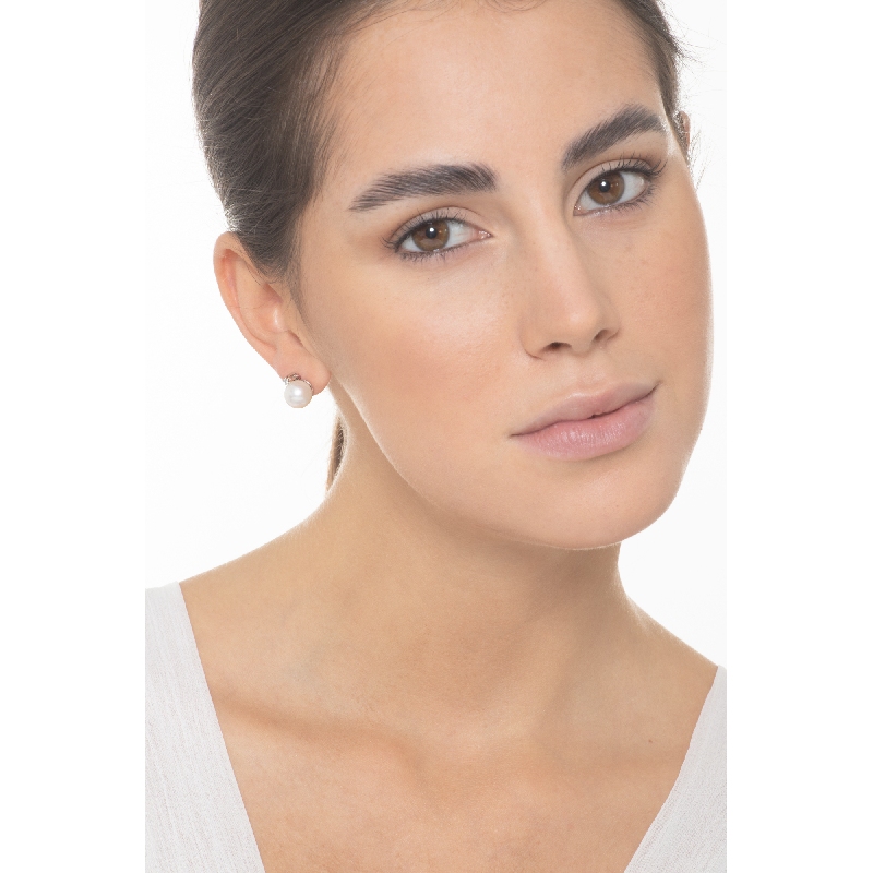 Boucles d’oreilles en or blanc 18k avec perles et diamants Boucles d’oreilles en or blanc 18k avec perles et diamants