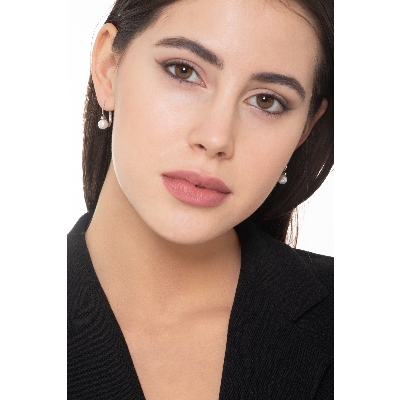 Boucles d’oreilles en or blanc 18k avec perle et diamants