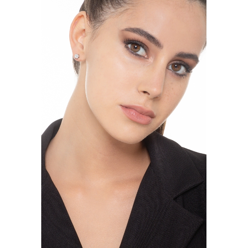 Boucles d'oreilles griffes en or blanc 18k avec diamants Boucles d'oreilles griffes en or blanc 18k avec diamants