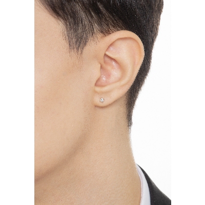 Boucle d'oreille individuelle à 4 griffes en or blanc 18 carats avec diamant