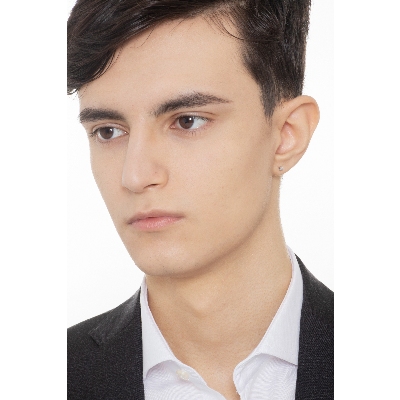 Mono boucle d'oreille en or blanc 18k à griffes avec des diamants