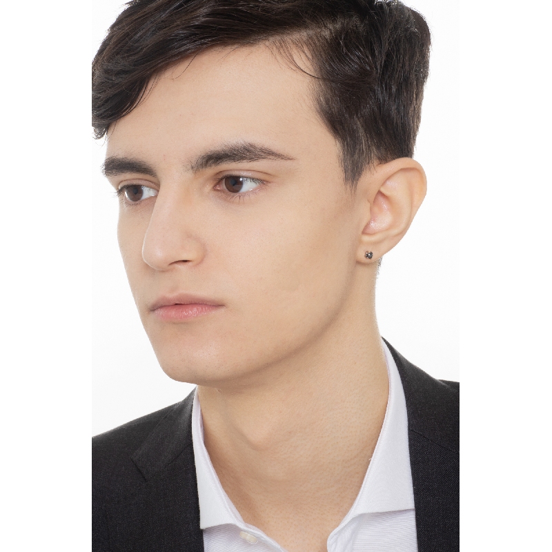 Boucle d'oreille mono en or blanc 18 carats à 4 griffes avec diamant noir 0,18 ct Boucle d'oreille mono en or blanc 18 carats à 4 griffes avec diamant noir 0,18 ct