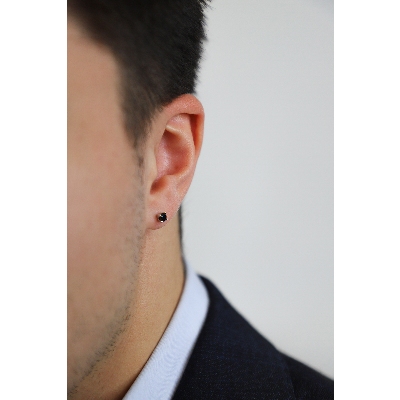 Boucle d'oreille individuelle or blanc 18k et diamant noir