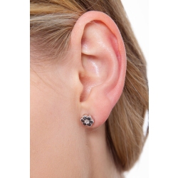 Boucles d’oreilles en or blanc 18 carats avec diamants noirs 2