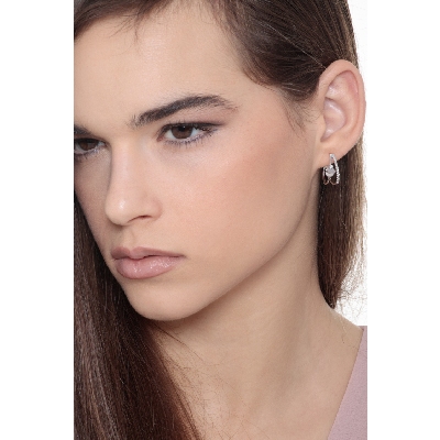 Boucles d’oreilles or blanc 18k cœur avec diamants