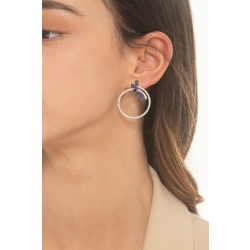 Créoles en or blanc 18k avec des saphirs bleus et des diamants 2